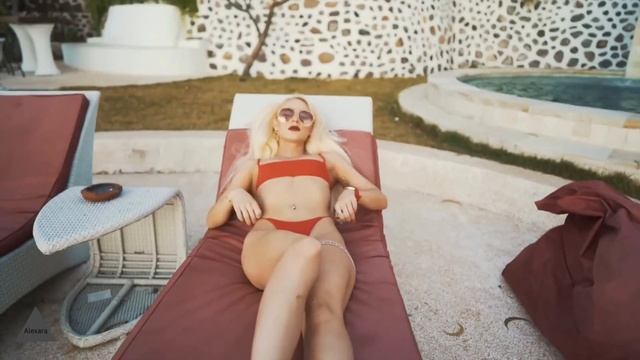 Trendy Bikini Haul | Groove to the Beat of 'Call Me' by Costa Mee || Bikinis Modeling-Alexara смотреть онлайн