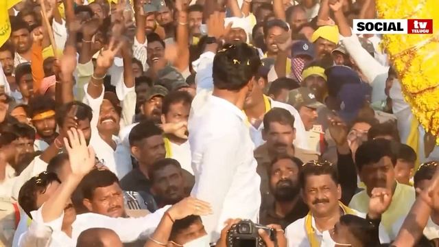 చినబాబుకు త్రుటిలో తప్పిన ప్రమాదం | Lokesh Yuva Galam Padayatra | Social tv смотреть онлайн