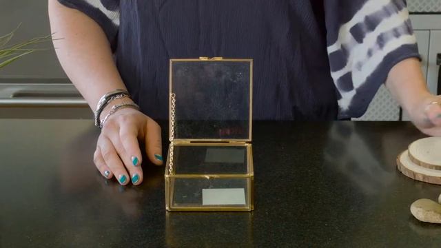 Craft Corner: DIY Wood and Glass Air Planter смотреть онлайн