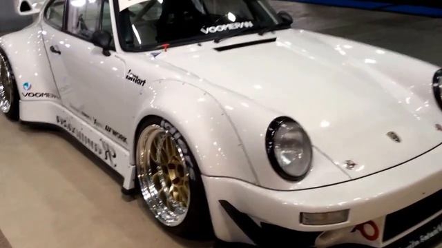 RWB930 Kamiwaza at Osaka Auto Messe смотреть онлайн