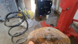 Volvo v40 s40 установка чашки амортизатора.