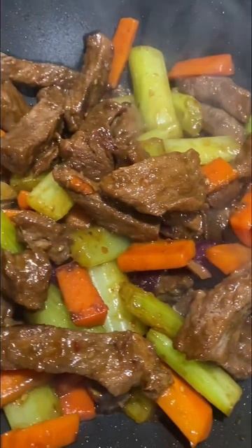 LOMO CON VEGETALES EN SALSA ASIATICA / BEEF SIRLOIN WITH ASIAN SAUCE #food #cocina #stake #bee смотреть онлайн