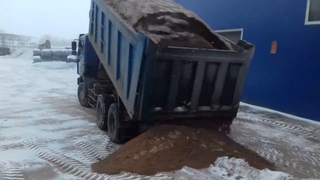 выгружаемся на базе возим песок смотреть онлайн