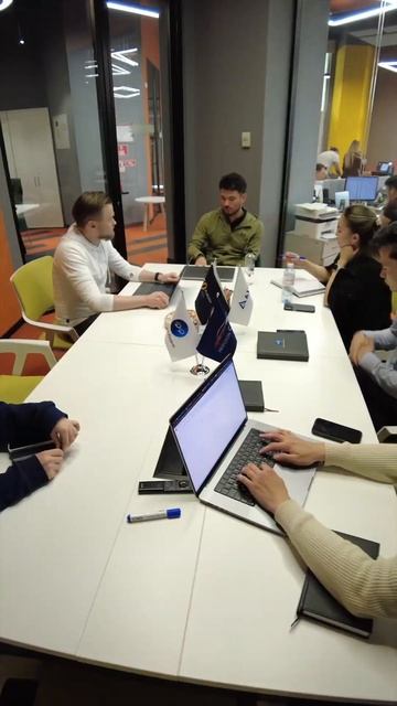 Встреча с партнёрами. смотреть онлайн