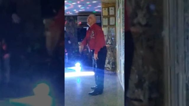 Моня зажигает и это он в свои то 55 лет и так зажигает ... смотреть онлайн