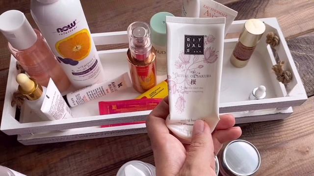 Первый влог- если долго мучиться, то что- нибудь получится) Разбираю уходовую косметику смотреть онлайн