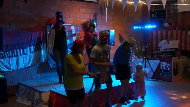 GL Pupillenkamp 2015 Bonte Avond: Verzorging - Dans Met Tante Rita
