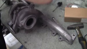VW Crafter. Турбина - установка маслоотделителя и вакуумного актуатора.