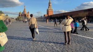 🚶♂️✨ Москва пешком: от Комсомольской площади до Красной площади — почувствуй сердце столицы!