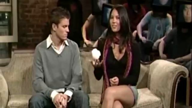 Olivia Munn short skirt.divx смотреть онлайн