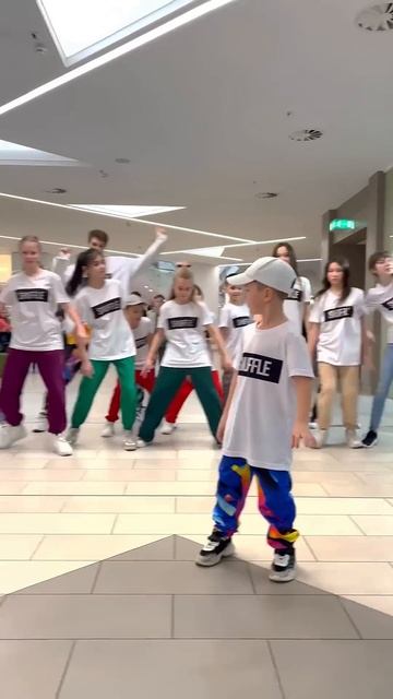 SHUFFLE CHALLENGE 😎🔥 NEON MODE ⭐️ смотреть онлайн
