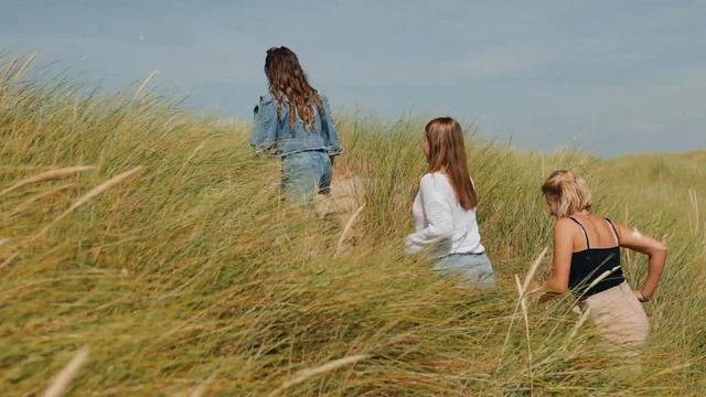 Baila - KYTHANA (officiële Videoclip)