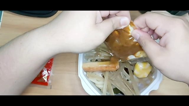 WE TRIED THE SELF HEATING HOTPOT || PERFECT FOOD FOR CAMPING