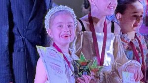 Песня «Белые ангелы». Исполняет Анастасия Баева, 7 лет