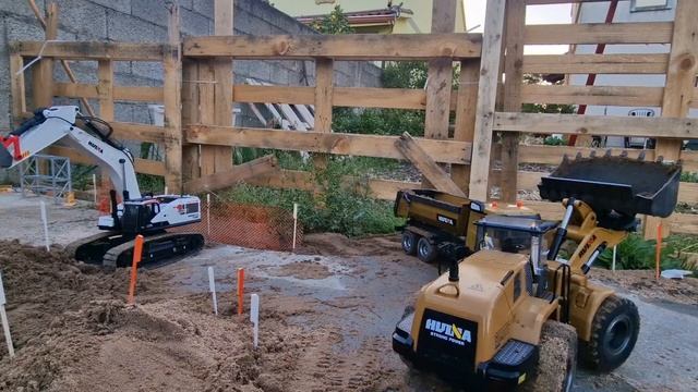 Lavori con amici PARTE #2 con incidente in cava ... video senza tagli CRASH ,RC HUINA смотреть онлайн