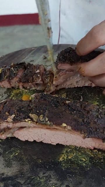 经过低温慢煮过程仿制美式烤牛肉，有那么一点点的像哦！