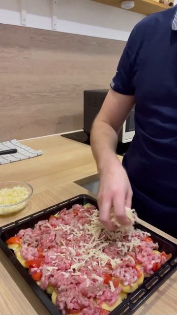 картошка с фаршем в духовке #shorts #cooking #fastfood #dinnerintheoven смотреть онлайн