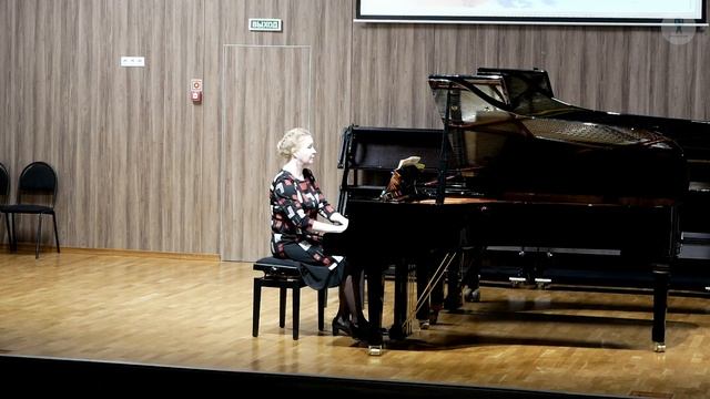 И.Бах Прелюдия и фуга До мажор из ХТК 1 том. Исполняет Екатерина Фадеева смотреть онлайн