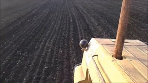 Гусеничный трактор Т-404 на посевной