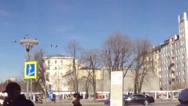 Москва Арбатская площадь 2023 : разруха, нищие, рассыпающиеся и снесённые, пустующие дома Moscow смотреть онлайн