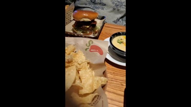 October 14, 202 dinner at chillies 🌶 son bday смотреть онлайн