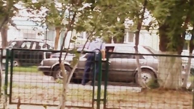 Едут под кирпич 2.MOV смотреть онлайн