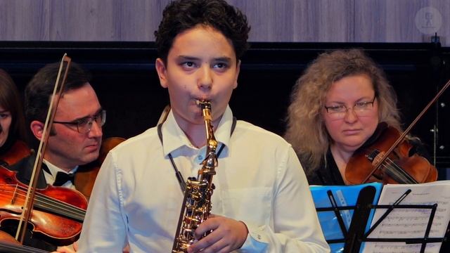 "Шербургские зонтики" исп. Аль Сюфи Хусейн и камерный оркестр «La Primavera» смотреть онлайн