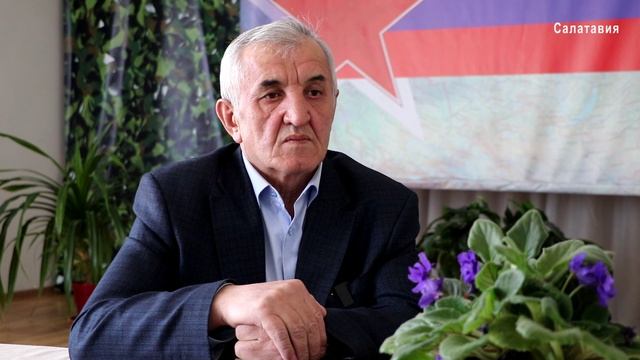 Под Знаменем Победы Абуталиб Абуталибов побывал у братской могилы деда смотреть онлайн