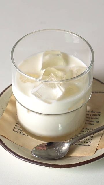 헤이즐넛 크림라떼 ㅣ Hazelnut cream latte ㅣ 홈카페 레시피 #shorts смотреть онлайн