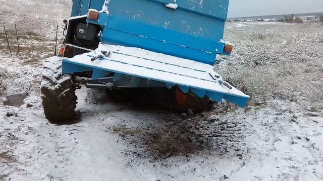 Комбайн агромаш 5000 застрял