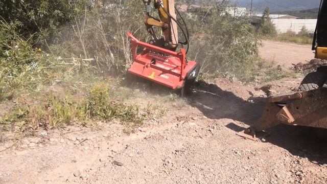 Мульчерная экскаваторная навеска AHWI M550e-1300. Навеска AHWI для экскаватора.