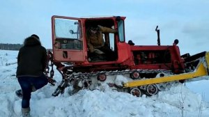 Как засадить и вытащить трактор ДТ-75