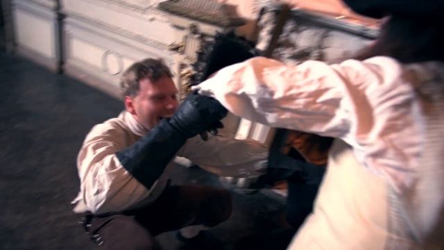 Фехтование на остром оружии в особняке Брусницыных.