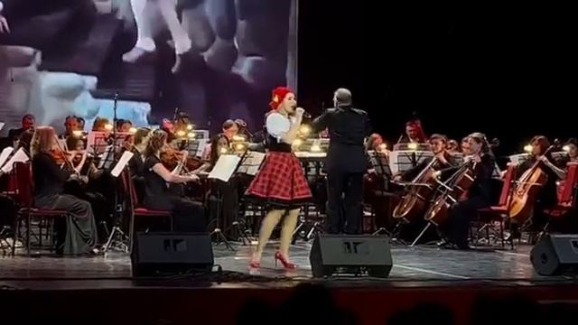 "Песенка Красной шапочки" Людмила Чистякова и Государственный эстрадно-симфонический оркестр. смотреть онлайн