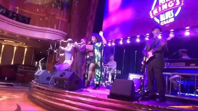 Nut Bush-Tina Turner/Performer: Jeneal Olivia смотреть онлайн