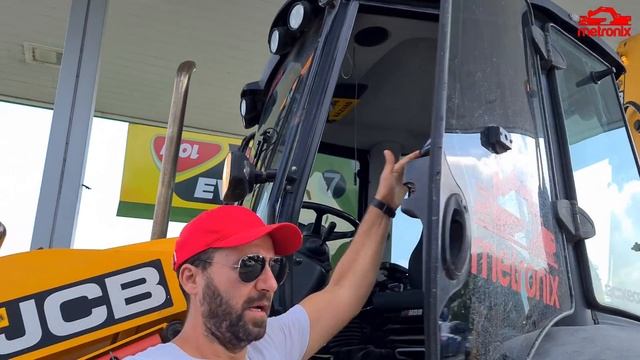 JCB 3CX - ⚠ Fuel Consumption on the Road Full Speed (Subtitles) смотреть онлайн