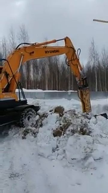 Гидромолот Exten R2000 на экскаваторе Hyundai 180 смотреть онлайн