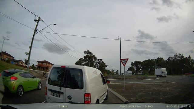 Dash Cam Owners Australia October 2022 On the Road Compilation смотреть онлайн