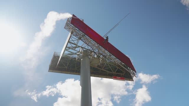 Обслуживание и монтаж билбордов | Компания ZIG ZAG