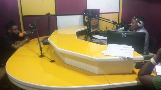 SPARTA SOLJAH INTERVIEWED AT STORM 101.9 FM SUNYANI WITH DJ ALLIGATOR смотреть онлайн