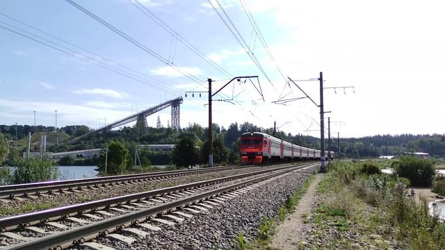 Электропоезд ЭТ2М-036, перегон Токсово - Пери, Ленинградская обл., 10.09.2023г. (4K UHD) смотреть онлайн