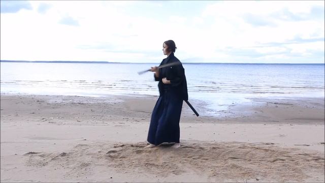 Санкадзё тачи-иай - юкиай-мигичидори-но-тачи смотреть онлайн