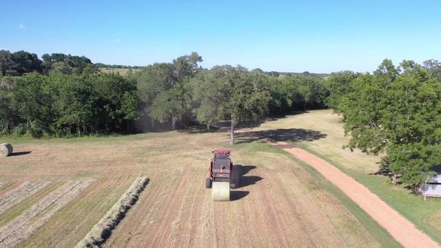 Case IH Puma 180 with RB564 and Puma 210 with Kuhn SR 600 смотреть онлайн
