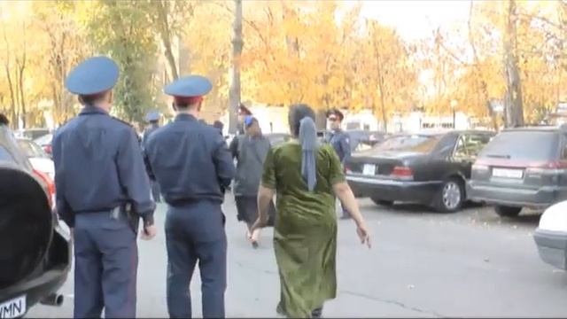 Женская разборка около областной больницы ЮКО смотреть онлайн