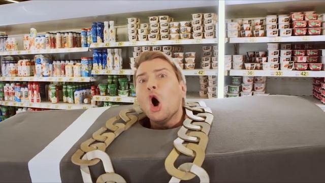 Не уходи постой фанатка.