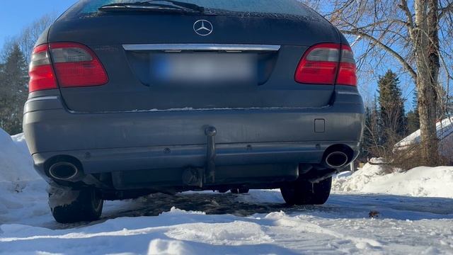 Mercedes-Benz E280 CDI W211 OM642 Cold start + rev -10°C / 14°F смотреть онлайн