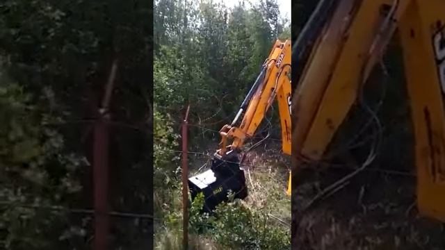 Роторный мульчер Exten SR800 на экскаваторе-погрузчике JCB 4CX смотреть онлайн