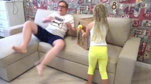 Я в ШОКЕ !!! ДАША прислала ПОСЫЛКУ снова !!! Подмазывается к Алисе при помощи ЛОЛ !!!