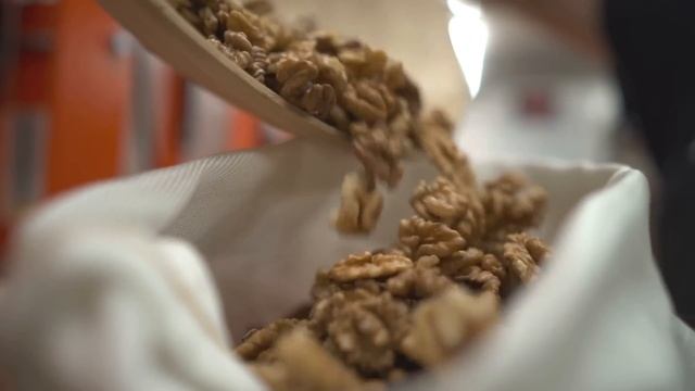 Сиродавлена олія Waily смотреть онлайн