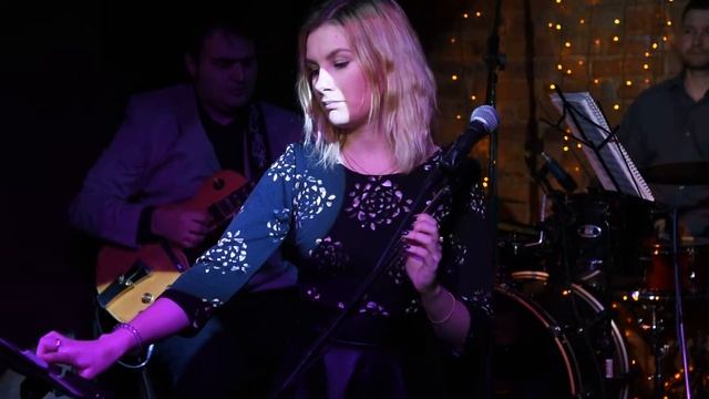 Fly me to the moon - группа "At The Moment Jazz" (клуб-ресторан "Бегемот"). смотреть онлайн